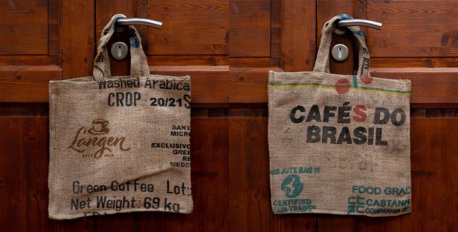 Praktische Kaffeesack-Tasche bei jeder Bestellung!